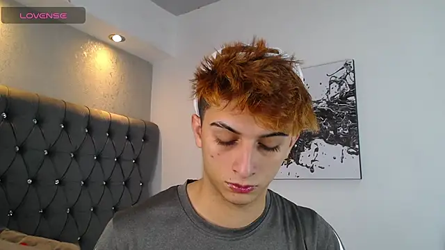 MrWilliseo online show from November 2025 07:47:02 PM