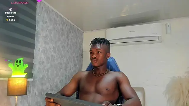 KENDER21  online show from December 2025 08:37:02 PM