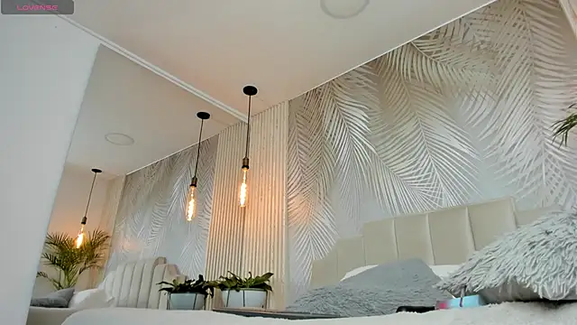 Snapshot of RousseAngel chatting on December 2024 11:06:02 PM RousseAngel online show from December 2024 11:06:02 PM