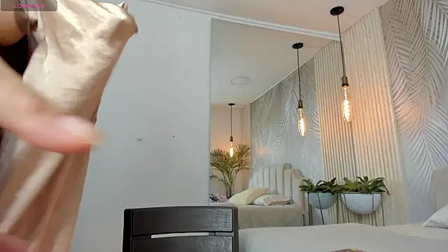 Snapshot of RousseAngel chatting on January 2025 11:02:02 PM RousseAngel online show from January 2025 11:02:02 PM