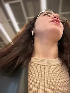 meow girl online show from October 2025 10:52:02 AM