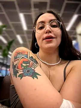 meow girl online show from December 2025 07:27:02 AM