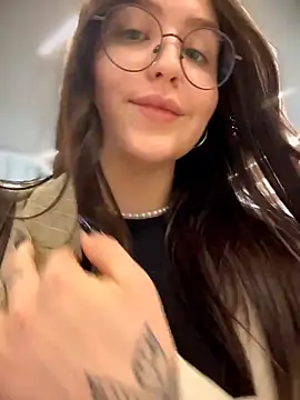 meow girl online show from June 2026 10:39:01 AM