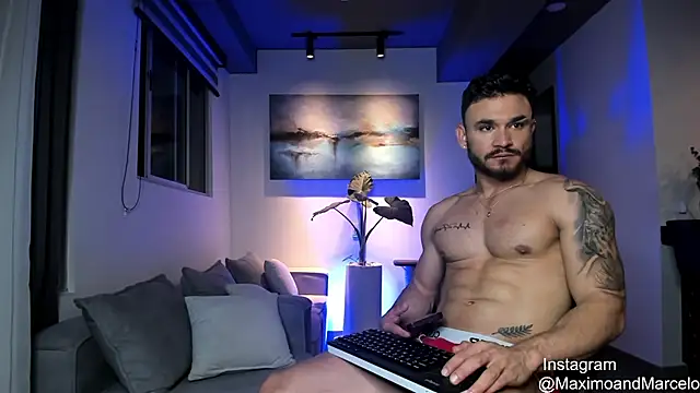 Snapshot of Maximo_Marcelo chatting on March 2025 02:03:01 AM Maximo Marcelo online show from March 2025 02:03:01 AM