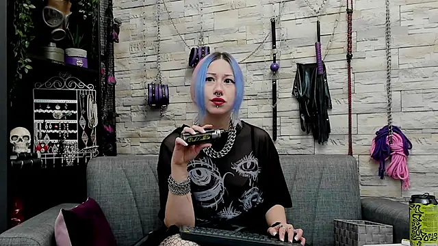 Snapshot of CruelMistress chatting on November 2025 04:07:01 PM CruelMistress online show from November 2025 04:07:01 PM