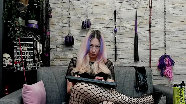 Snapshot of CruelMistress chatting on December 2025 12:20:02 AM CruelMistress online show from December 2025 12:20:02 AM