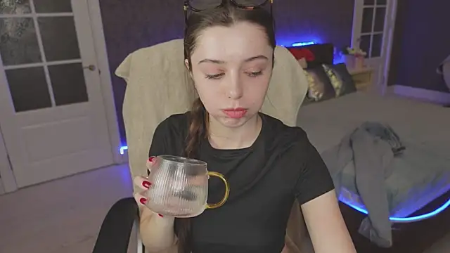 DinaCandy online show from March 2025 02:21:01 PM