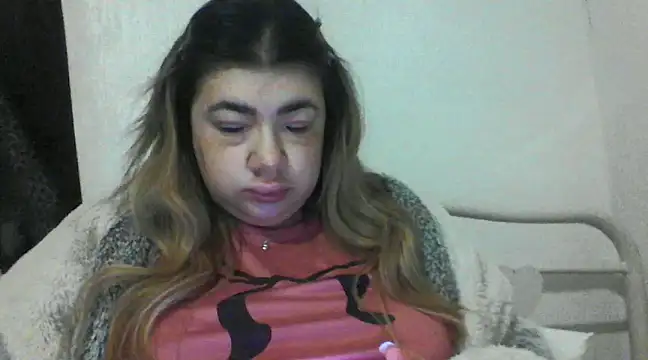 Snapshot of CamilaCherryX chatting on January 2025 06:17:02 PM CamilaCherryX online show from January 2025 06:17:02 PM