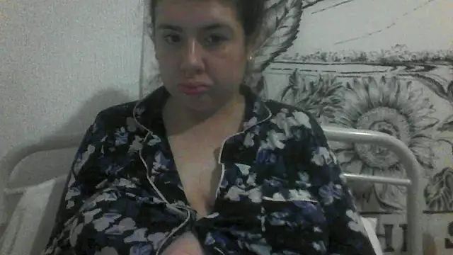 Snapshot of CamilaCherryX chatting on October 2025 06:51:02 PM CamilaCherryX online show from October 2025 06:51:02 PM