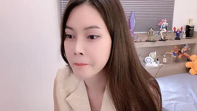 Zozo qq online show from October 2025 01:10:02 PM