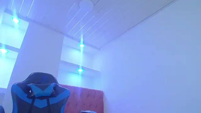 Snapshot of zoe_connor19 chatting on March 2025 04:33:02 PM zoe connor19 online show from March 2025 04:33:02 PM