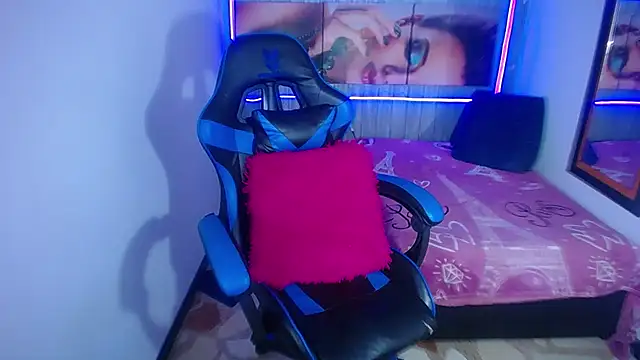 Snapshot of zoe_connor19 chatting on March 2025 09:15:02 PM zoe connor19 online show from March 2025 09:15:02 PM