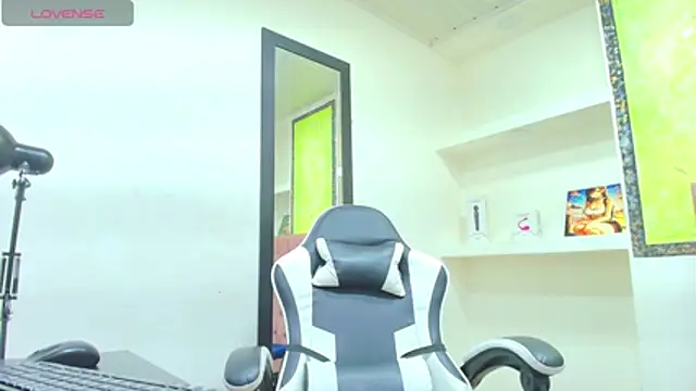 Snapshot of zoe_connor19 chatting on November 2025 07:59:02 PM zoe connor19 online show from November 2025 07:59:02 PM