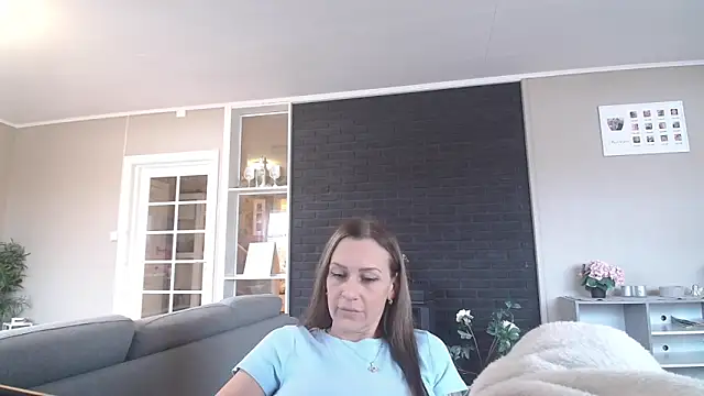 Xena UK online show from December 2024 10:19:02 AM