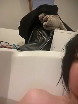 Petite moi online show from April 2026 06:49:02 PM