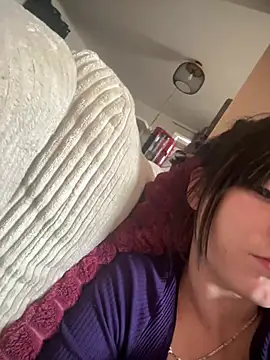 Petite moi online show from May 2026 10:43:01 AM