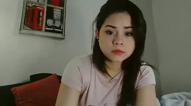 Snapshot of shortygirl29 chatting on January 2025 08:52:02 PM shortygirl29 online show from January 2025 08:52:02 PM