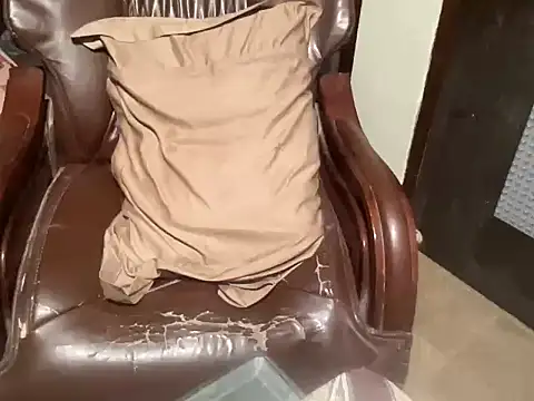 yourhero3466 online show from October 2025 04:40:01 PM