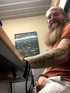 Snapshot of Ice_mannHH chatting on September 2025 01:38:02 PM Ice mannHH online show from September 2025 01:38:02 PM