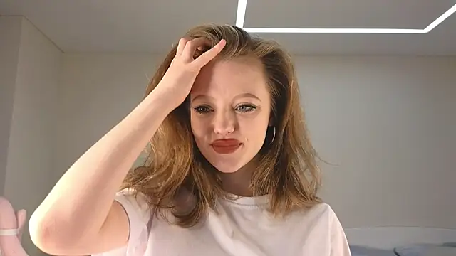 Snapshot of Eveleen_Soleen chatting on November 2025 03:52:02 PM Eveleen Soleen online show from November 2025 03:52:02 PM