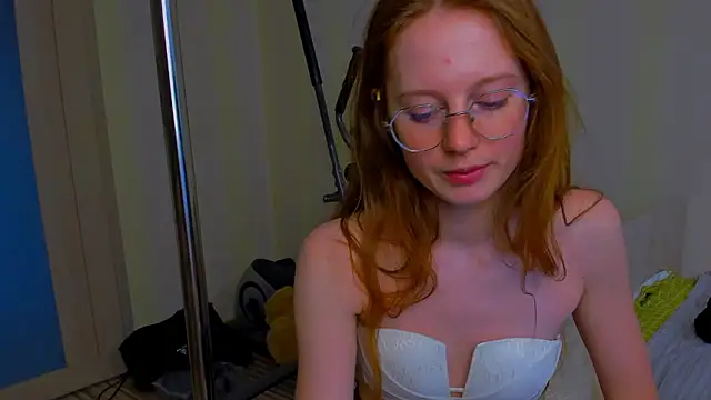 Snapshot of Fire_Luna chatting on February 2026 06:22:01 AM Fire Luna online show from February 2026 06:22:01 AM