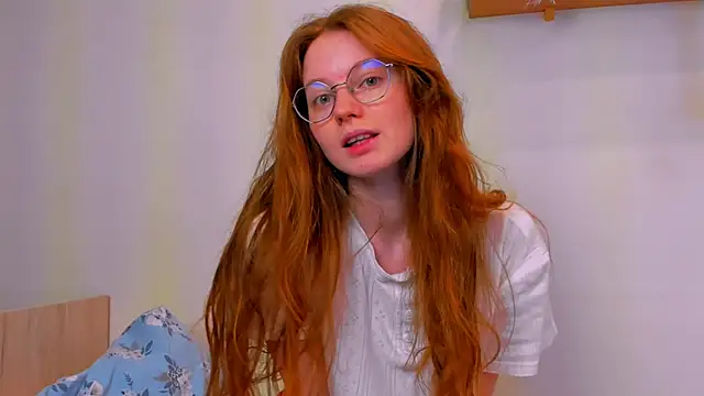 Snapshot of Fire_Luna chatting on February 2026 05:39:02 AM Fire Luna online show from February 2026 05:39:02 AM