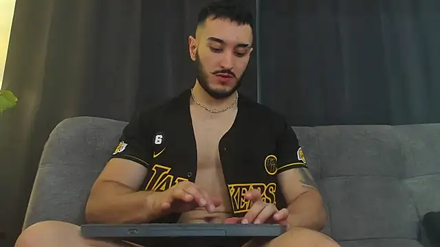 Zionmattis online show from December 2024 12:28:01 AM