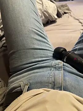 Ana-05 online show from December 2025 08:13:01 PM