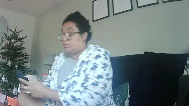 vanilla chocolate23 online show from December 2025 10:42:02 AM