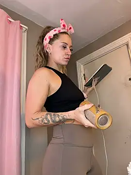 Snapshot of lexybabyxo chatting on May 2026 12:57:02 PM lexybabyxo online show from May 2026 12:57:02 PM