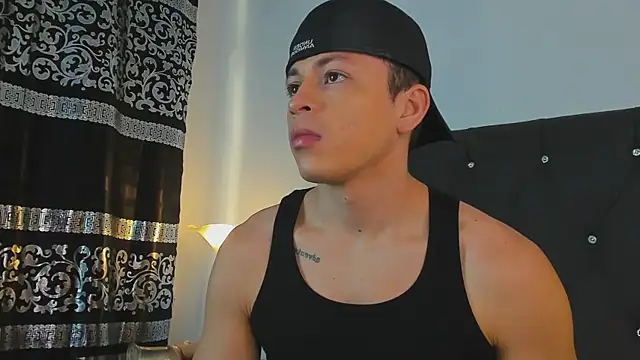 Snapshot of Angel_Cuervo chatting on January 2025 12:35:01 PM Angel Cuervo online show from January 2025 12:35:01 PM