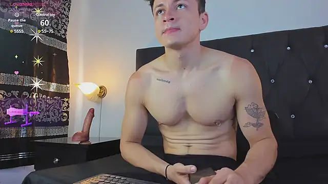 Snapshot of Angel_Cuervo chatting on February 2025 07:30:01 PM Angel Cuervo online show from February 2025 07:30:01 PM