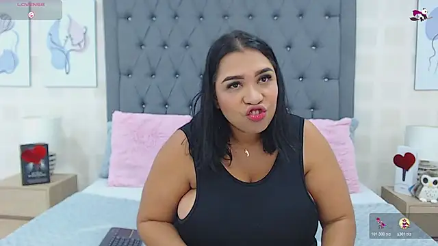 Snapshot of JoslinEvans chatting on October 2025 12:34:02 PM JoslinEvans online show from October 2025 12:34:02 PM