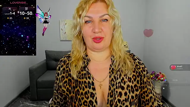 Lili Crossi online show from November 2025 06:35:02 AM