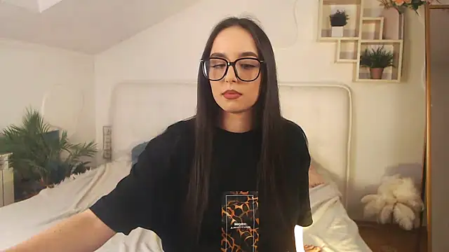 AuroraAksnesss online show from February 2025 05:30:01 PM