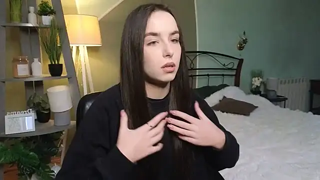 AuroraAksnesss online show from February 2025 07:35:01 AM