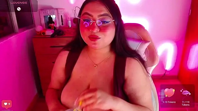 Snapshot of Rebeca_charme21 chatting on February 2025 03:43:02 AM Rebeca charme21 online show from February 2025 03:43:02 AM