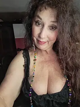 Snapshot of GypsyEsmeralda chatting on May 2026 06:24:02 PM GypsyEsmeralda online show from May 2026 06:24:02 PM
