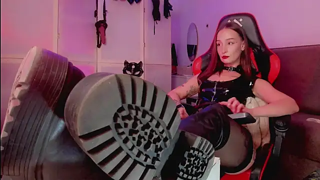 Snapshot of MarryTheBestCherry chatting on January 2026 03:39:01 PM MarryTheBestCherry online show from January 2026 03:39:01 PM