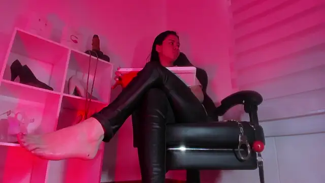 charlotte joliedart online show from February 2026 10:15:02 PM