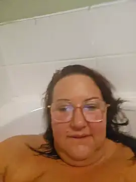 Snapshot of Bekahblows chatting on February 2025 09:58:01 PM Bekahblows online show from February 2025 09:58:01 PM