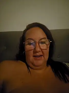 Snapshot of Bekahblows chatting on October 2025 08:50:01 PM Bekahblows online show from October 2025 08:50:01 PM