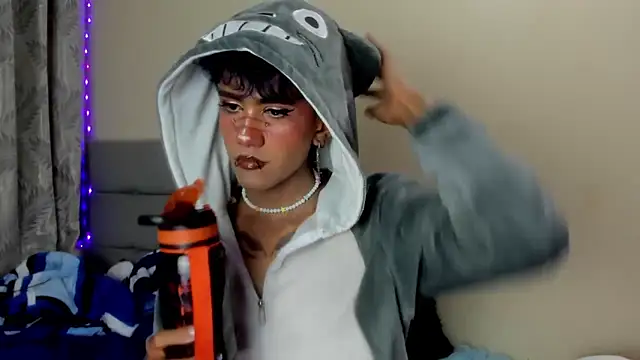 andrew uwu  online show from December 2025 12:29:01 AM