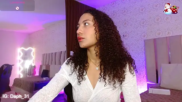 Daphnne tay online show from November 2025 03:34:01 AM