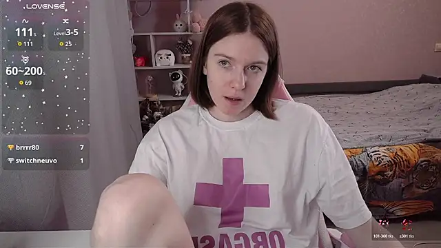 Snapshot of CassieJuice69 chatting on November 2025 06:18:01 PM CassieJuice69 online show from November 2025 06:18:01 PM