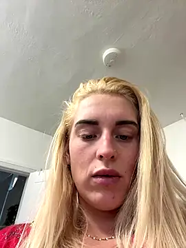 Snapshot of Barbie_26 chatting on December 2024 10:45:02 AM Barbie 26 online show from December 2024 10:45:02 AM