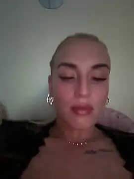 Snapshot of Barbie_26 chatting on December 2024 10:44:02 PM Barbie 26 online show from December 2024 10:44:02 PM