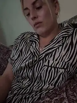 Snapshot of Barbie_26 chatting on March 2025 08:42:02 PM Barbie 26 online show from March 2025 08:42:02 PM