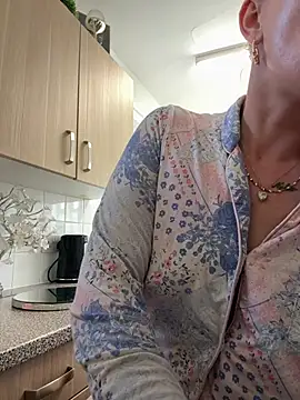 Snapshot of Barbie_26 chatting on March 2025 09:52:02 AM Barbie 26 online show from March 2025 09:52:02 AM