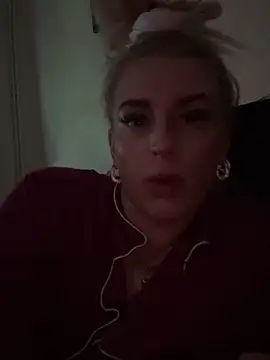 Snapshot of Barbie_26 chatting on March 2025 11:47:01 PM Barbie 26 online show from March 2025 11:47:01 PM